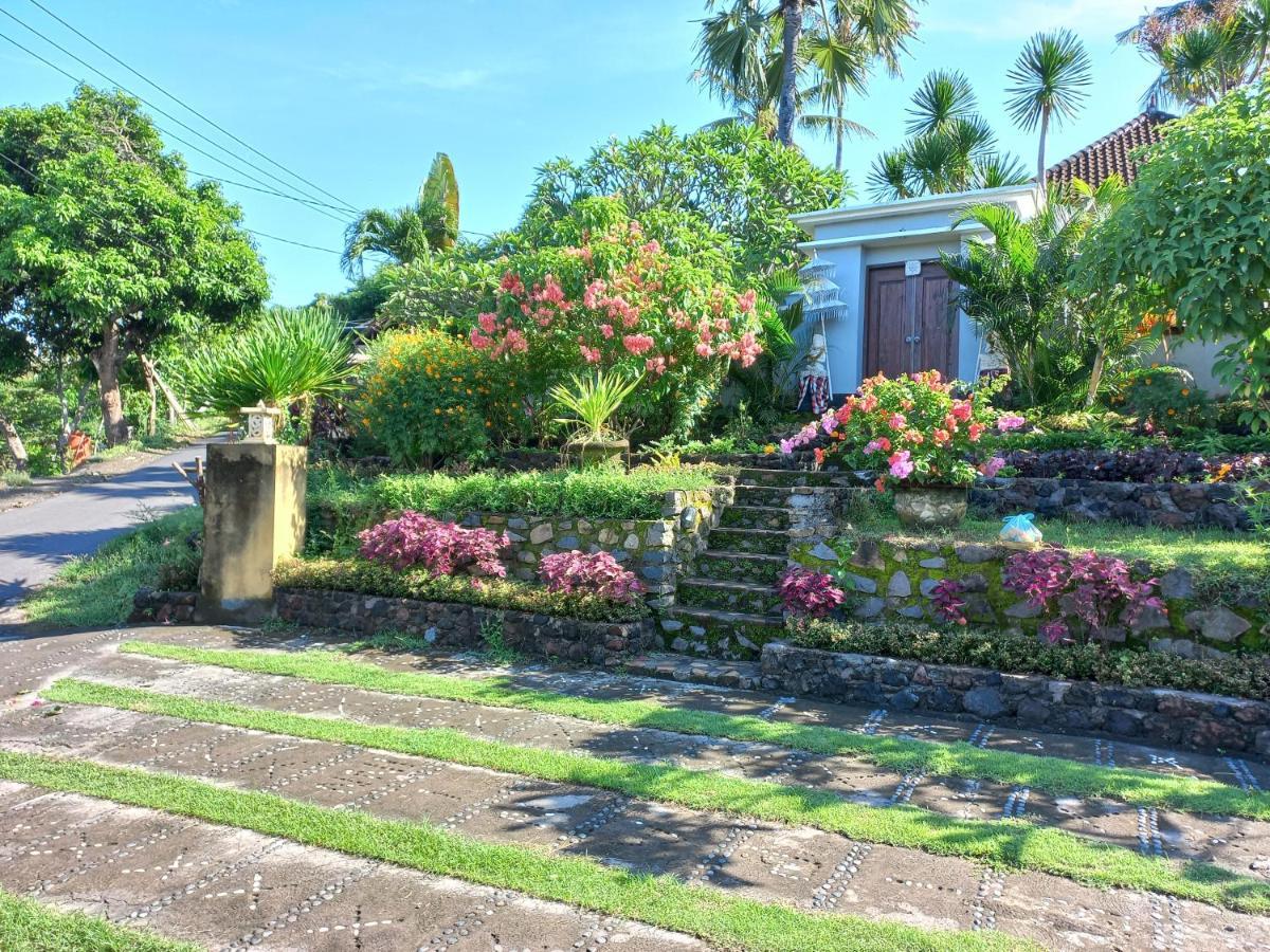 Frangipani Inn & Restaurant Seraya المظهر الخارجي الصورة
