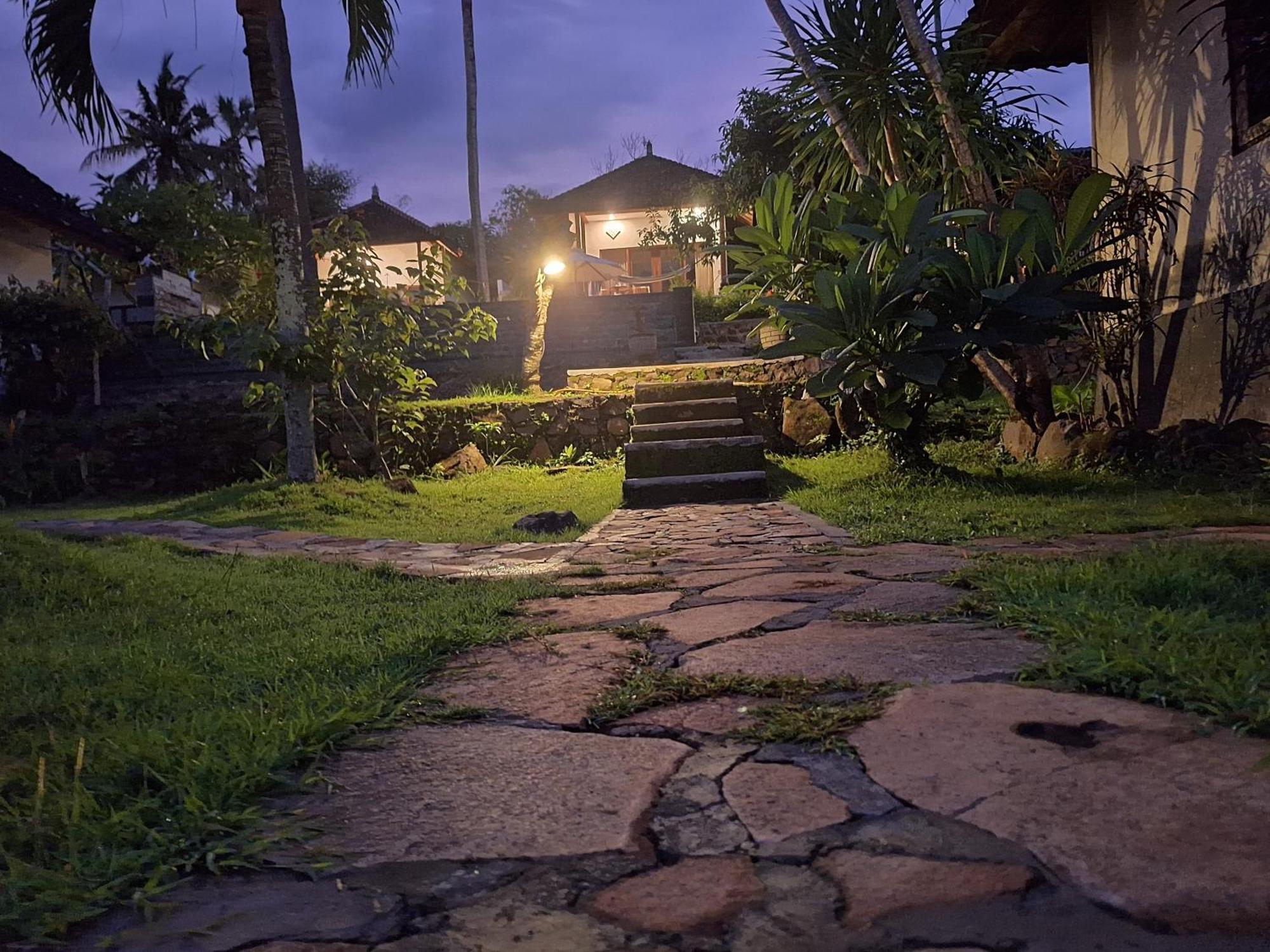 Frangipani Inn & Restaurant Seraya المظهر الخارجي الصورة