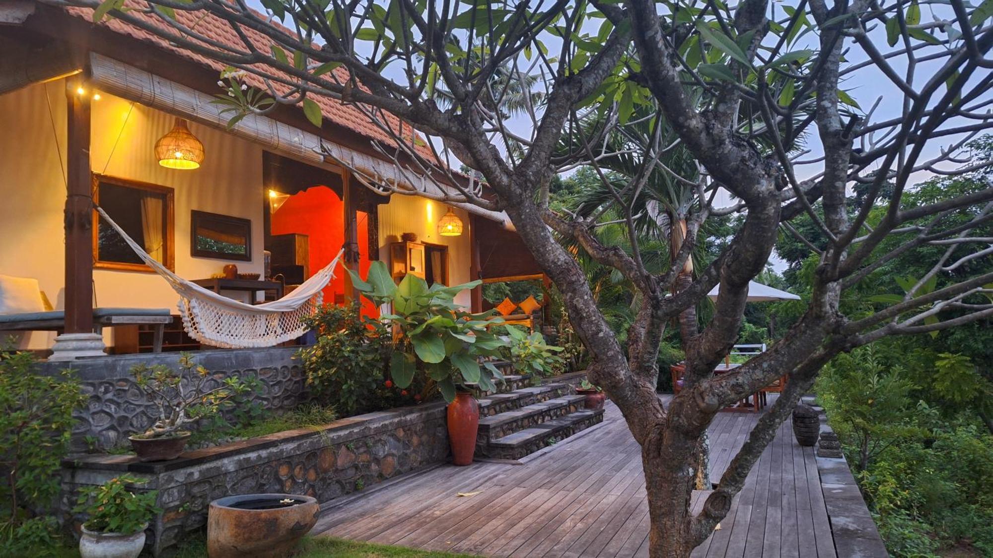 Frangipani Inn & Restaurant Seraya المظهر الخارجي الصورة