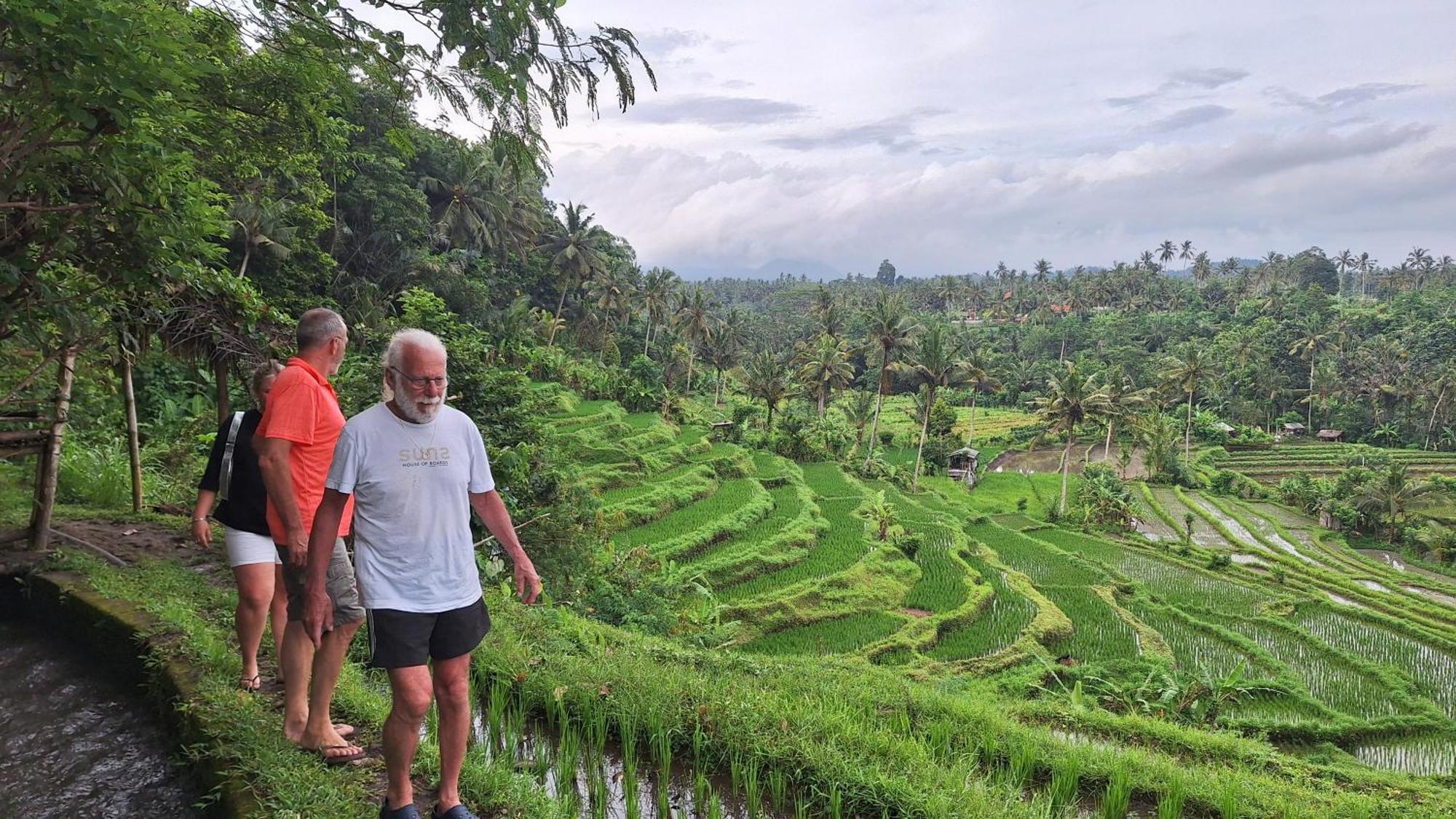 Frangipani Inn & Restaurant Seraya المظهر الخارجي الصورة
