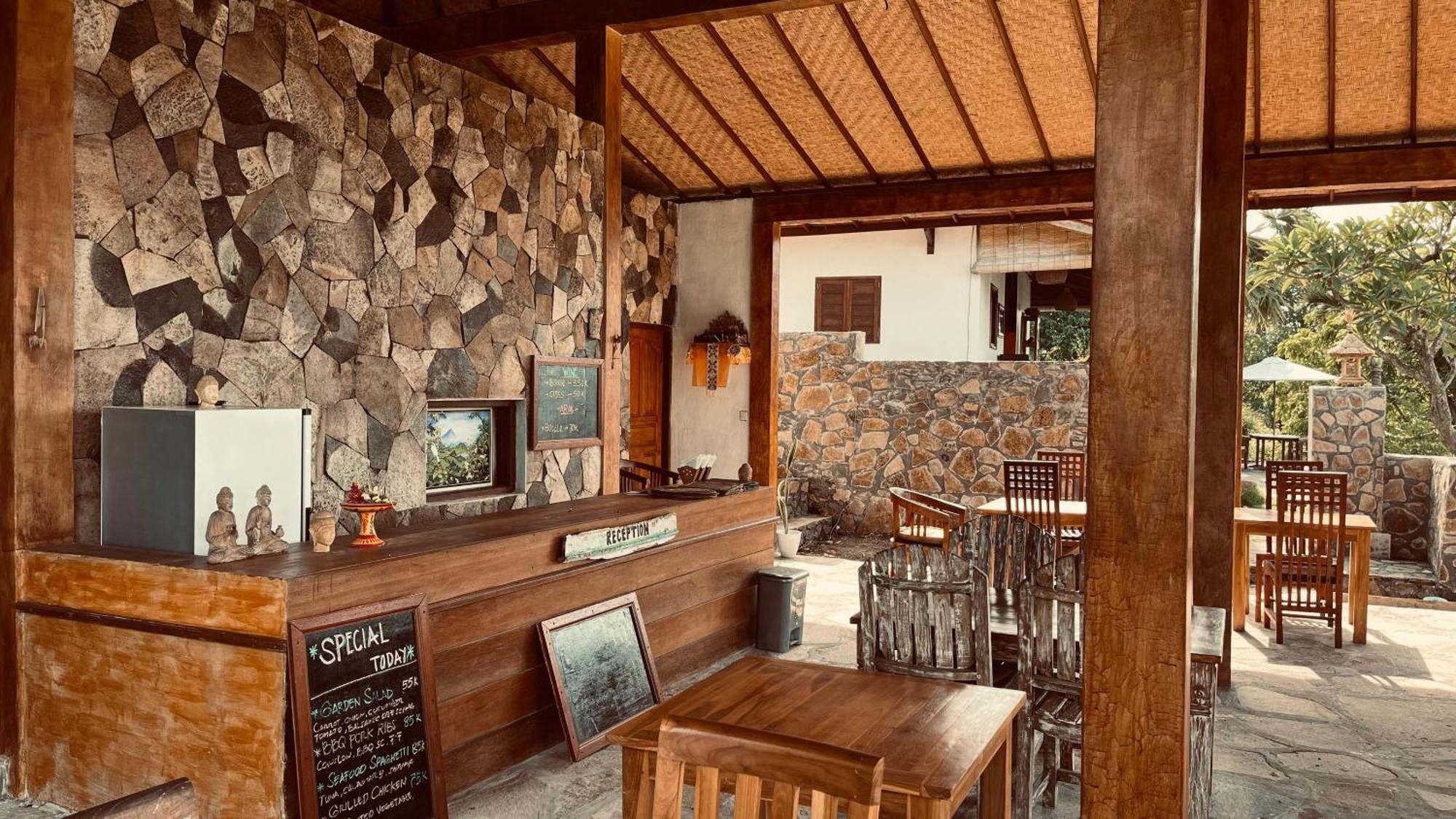Frangipani Inn & Restaurant Seraya المظهر الخارجي الصورة