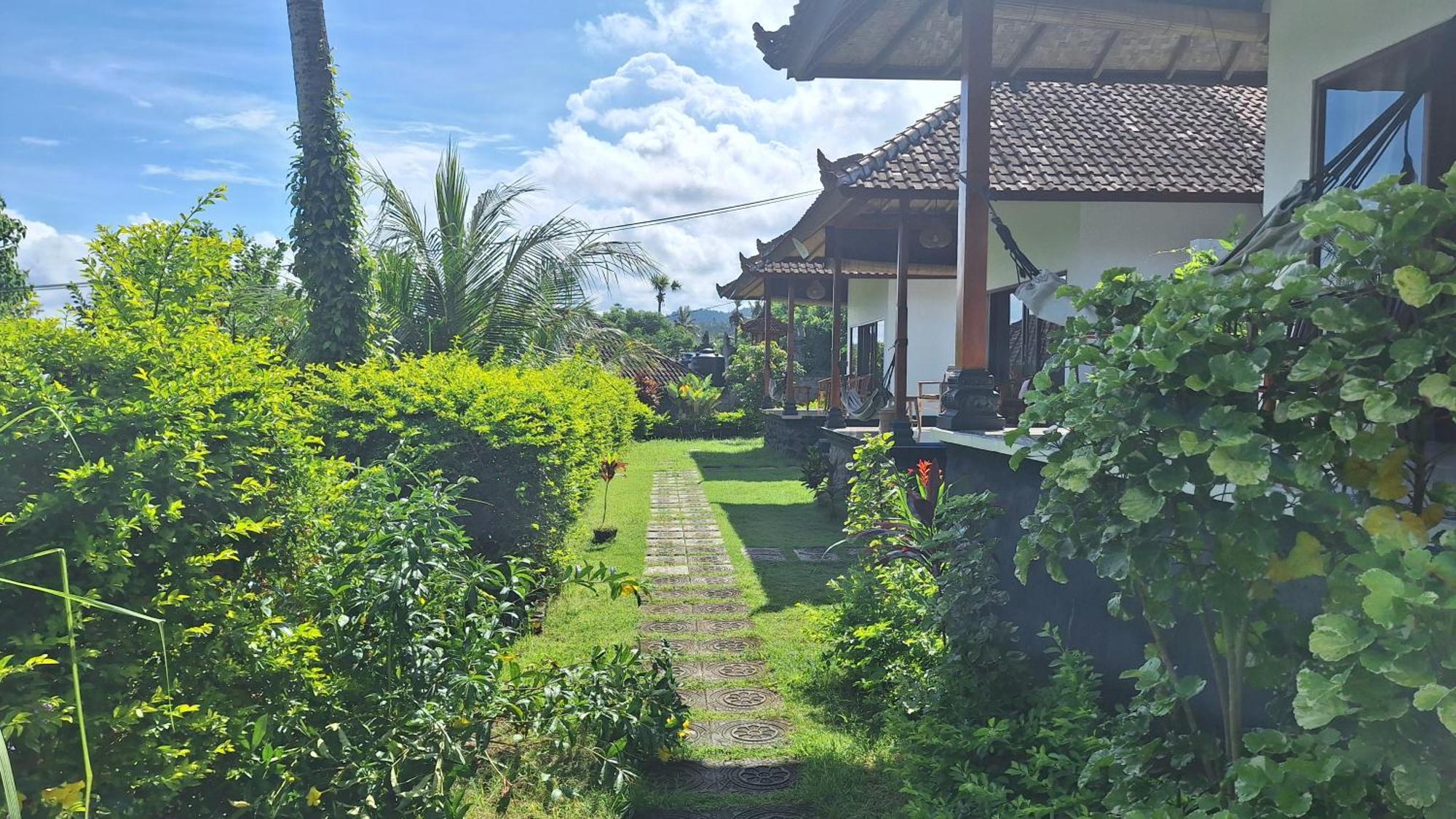 Frangipani Inn & Restaurant Seraya المظهر الخارجي الصورة