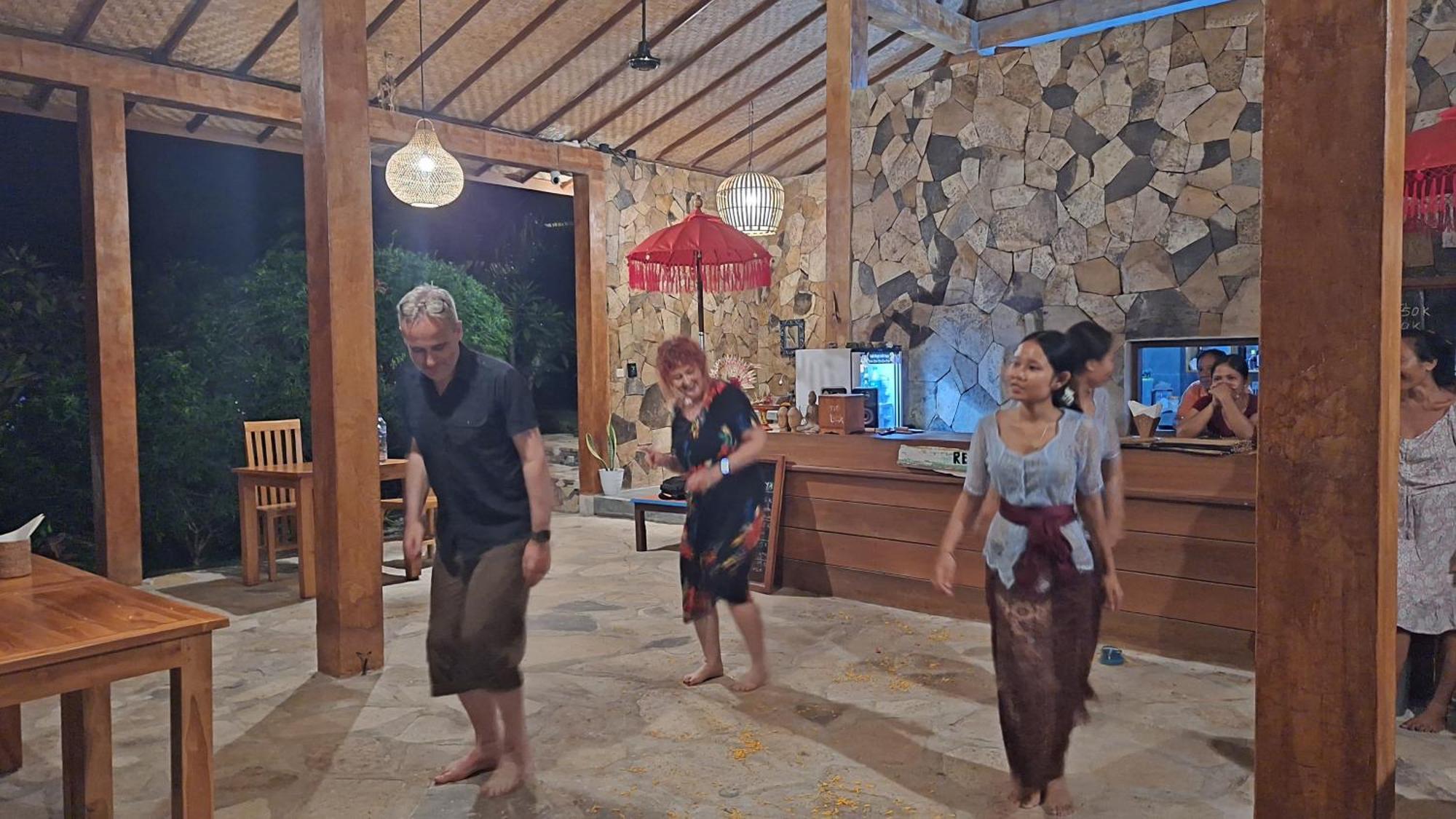 Frangipani Inn & Restaurant Seraya المظهر الخارجي الصورة