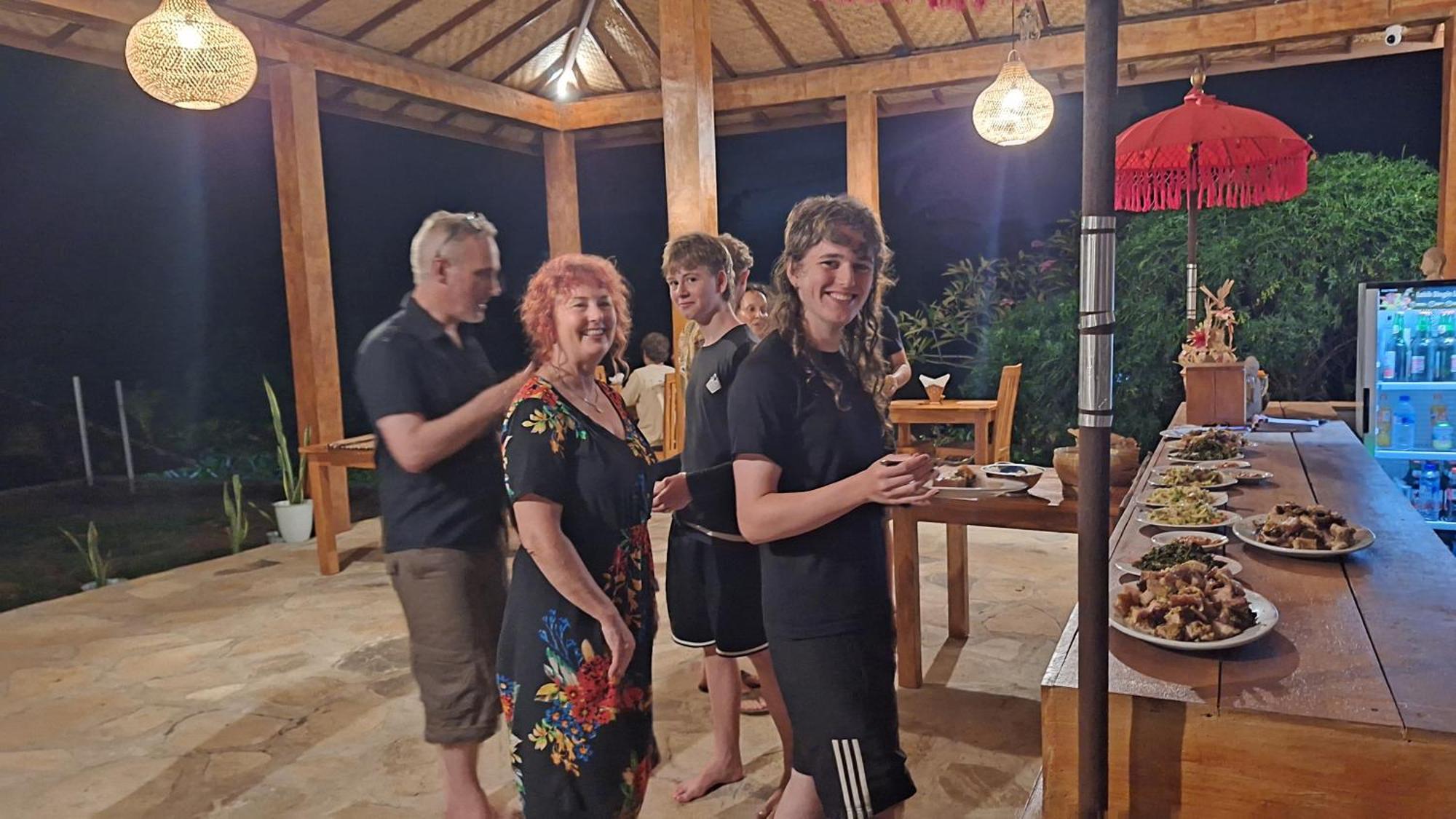 Frangipani Inn & Restaurant Seraya المظهر الخارجي الصورة