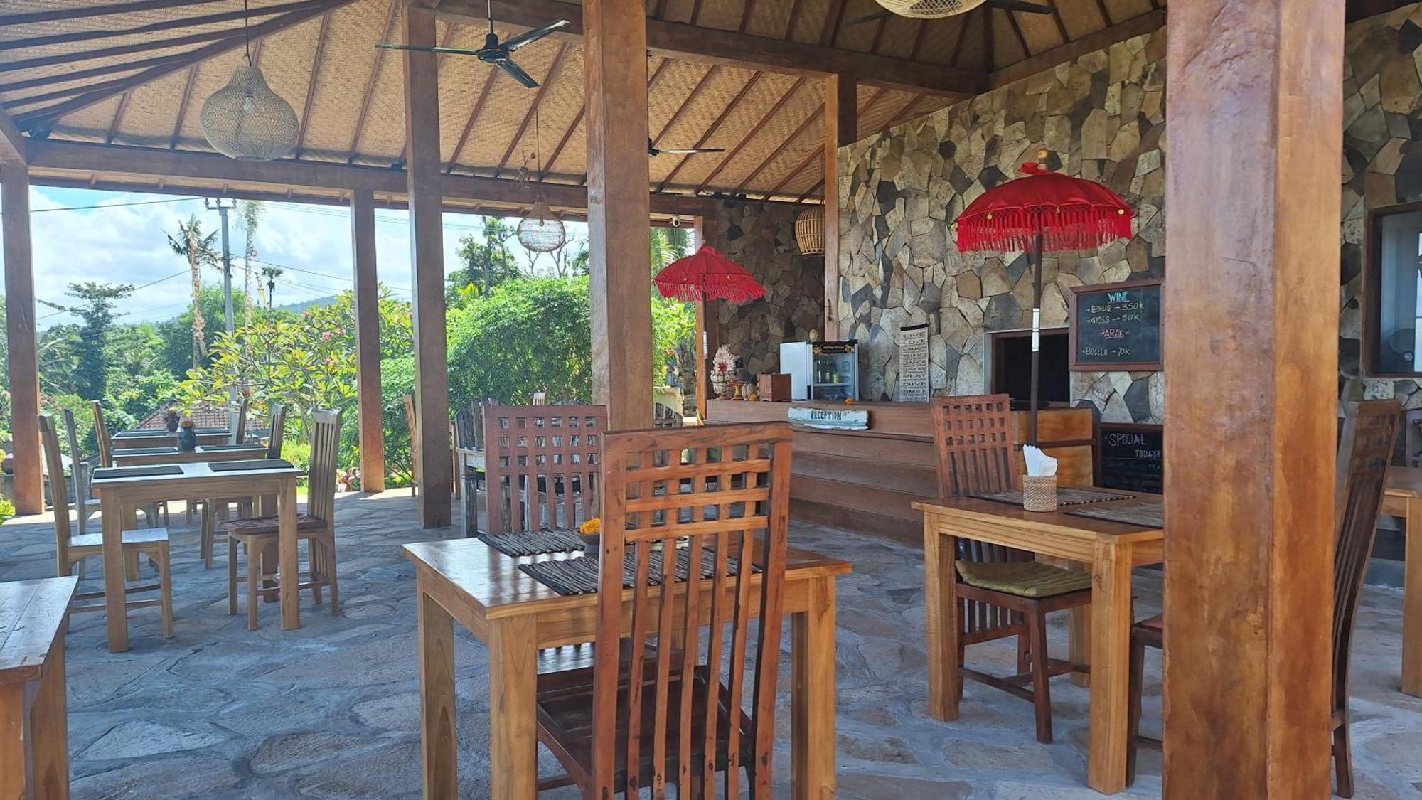 Frangipani Inn & Restaurant Seraya المظهر الخارجي الصورة