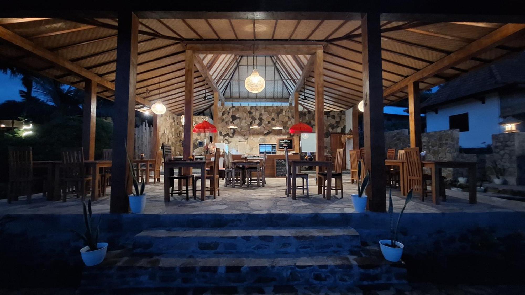 Frangipani Inn & Restaurant Seraya المظهر الخارجي الصورة